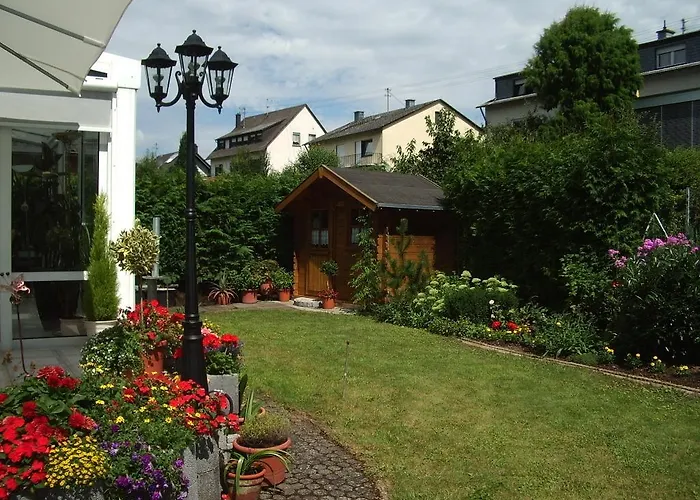 Gaestehaus Resi 3* זלטינגן-רכטינג